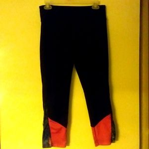 VOGO athletics leggings in size medium.